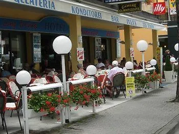 伊凡娜酒店 酒店