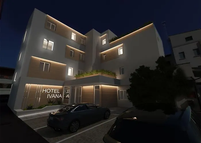ホテル Ivana 3*